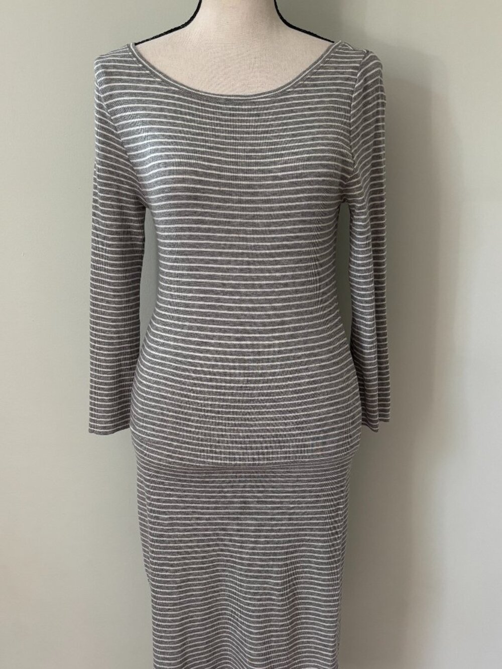 BCBGMAXAZRIA Grey Striped Bodycon Midi Dress Medium Like New
